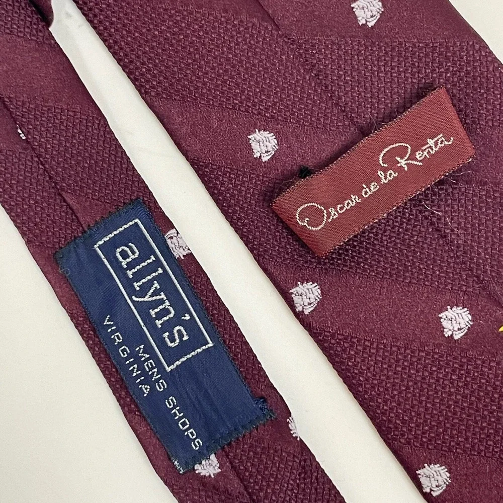 Oscar de la Renta Couture Necktie Maroon White Horse Head‎ Signature Logo Print